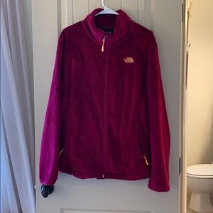 Magenta cozy The North Face zip up jacket!
